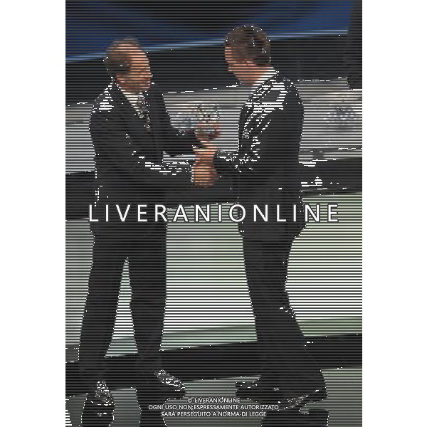 Champions League 2008/2009 - Sorteggio Fase a Gironi Montecarlo - 28.08.2008 Nella Foto:FRANCO BARESI PREMIA TERRY COME MIGLIOR DIFENSORE /Ph.Vitez-Ag. Aldo Liverani