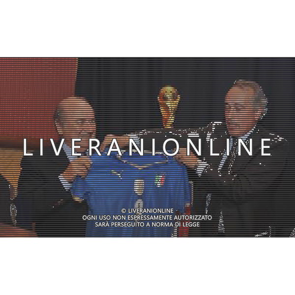 Raduno Nazionale Italiana Coverciano(FI) - 02.09.2008 Cerimonia di Consegna Logo Fifa Nella Foto: Joseph Blatter e Giancarlo Abete /Ph.Vitez-Ag. Aldo Liverani
