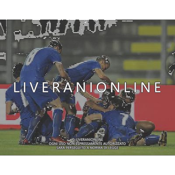 Castel di Sangro (AQ) - 05/09/2008 - Stadio Patini - Qualificazione ai Campionati Europei Under 21 2009 - Italia U21 vs Grecia U21 - nella foto: Balotelli festeggiato dai compagni ph. Corradetti / ag. Aldo LIVERANI