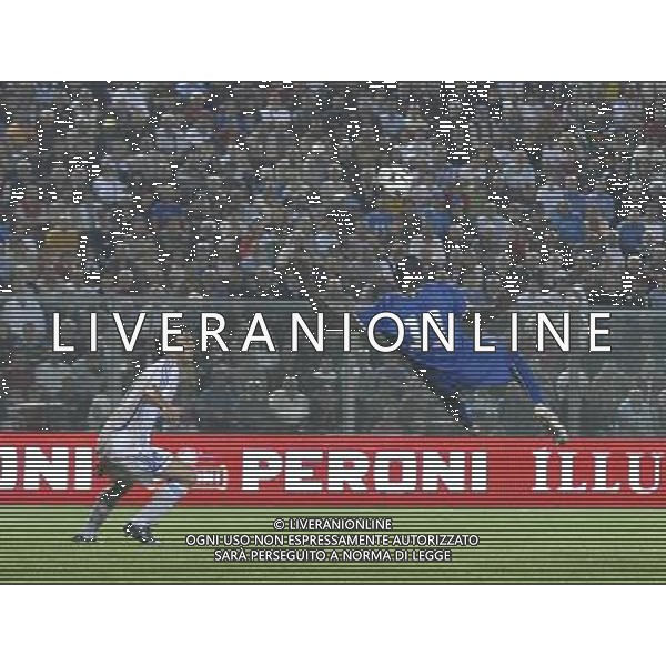 Castel di Sangro (AQ) - 05/09/2008 - Stadio Patini - Qualificazione ai Campionati Europei Under 21 2009 - Italia U21 vs Grecia U21 - nella foto: Mario Balotelli prova in acrobazia ph. Corradetti / ag. Aldo LIVERANI