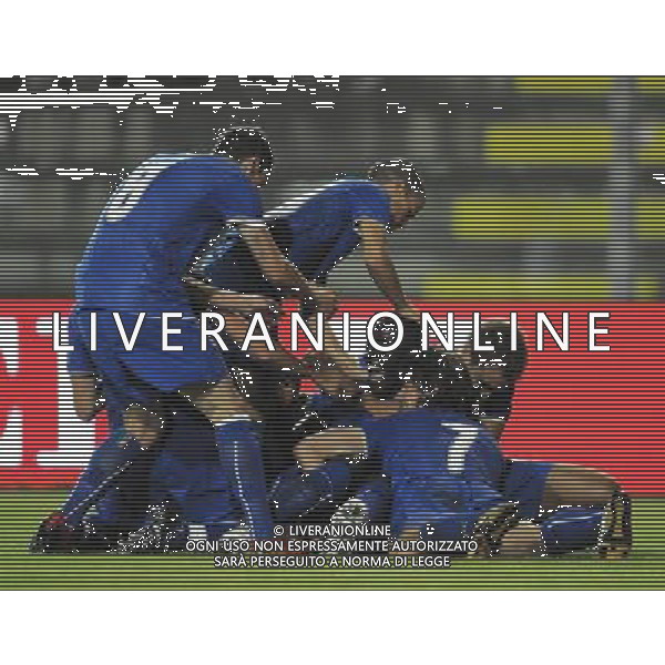 Castel di Sangro (AQ) - 05/09/2008 - Stadio Patini - Qualificazione ai Campionati Europei Under 21 2009 - Italia U21 vs Grecia U21 - nella foto: Mario BALOTELLI festeggiato dai ompagni dopo il suo primo gol in azzurro ph. Corradetti / ag. Aldo LIVERANI