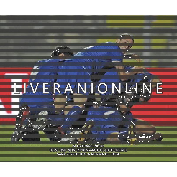 Castel di Sangro (AQ) - 05/09/2008 - Stadio Patini - Qualificazione ai Campionati Europei Under 21 2009 - Italia U21 vs Grecia U21 - nella foto: Mario BALOTELLI festeggiato dai compagni dopo aver realizzato il suo primo gol con la maglia azzurra ph. Corradetti / ag. Aldo LIVERANI