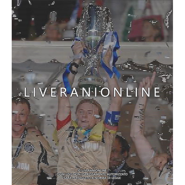 Supercoppa Europea 2008 Montecarlo - 29.08.2008 Manchester United-Zenit San Pietroburgo Nella Foto:TYMOSHCHUK ANATOLIY ALZA LA COPPA /Ph.Vitez-Ag. Aldo Liverani