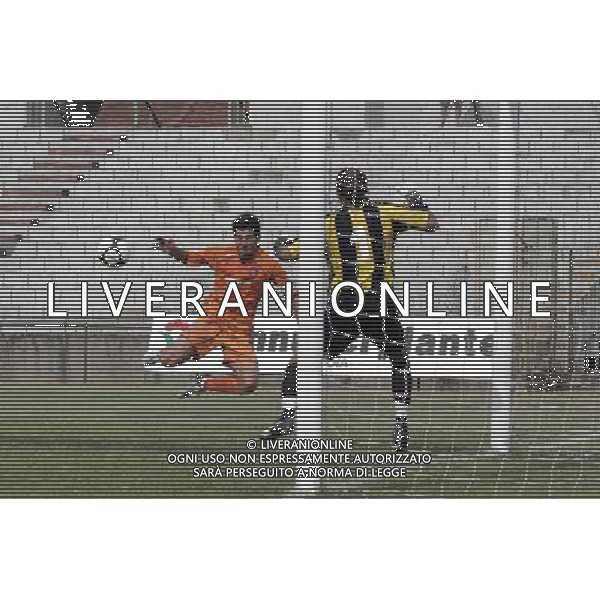 Pistoia ,07/09/2008 Pistoiese _ Crotone 2\' giornata LEGA PRO bartolucci, pistoiese, segna il gol del vantaggio foto Gabriele Maltinti / Aldo Liverani