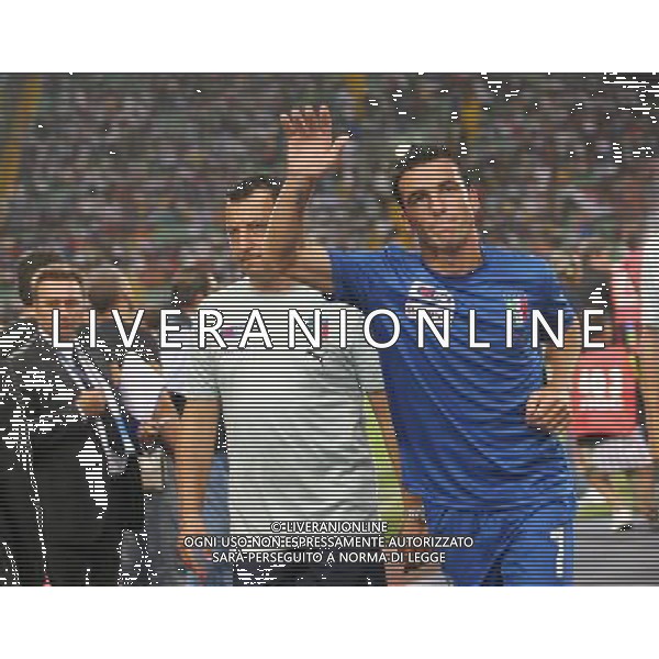 UDINE 10/09/2008 QUALIFICAZIONE MONDIALE 2010 ITALIA-GEORGIA NELLA FOTO:DI NATALE SALUTA FOTO PAOLA GARBUIO/AG.ALDO LIVERANI