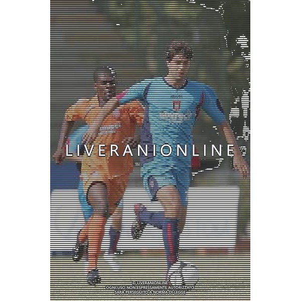 Pistoia ,07/09/2008 Pistoiese _ Crotone 2\' giornata LEGA PRO Caetano, crotone, e Muwana , pistoiese, foto Gabriele Maltinti / Aldo Liverani