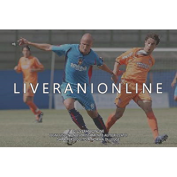 Pistoia ,07/09/2008 Pistoiese _ Crotone 2\' giornata LEGA PRO Pacciardi, crotone, e Bellazzini, pistoiese , in contrasto foto Gabriele Maltinti / Aldo Liverani