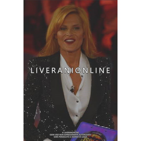 SIMONA VENTURA MILANO 15-09-08 TRASMISSIONE L\' ISOLA DEI FAMOSI \'PRIMA PUNTATA\' FOTO SORANO ANTONIO - AG. ALDO LIVERANI SAS