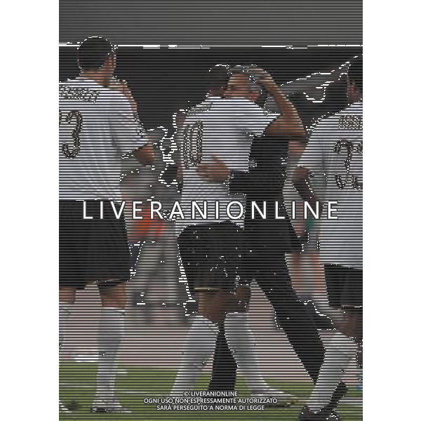 Champions League 2008/2009 Gruppo B Atene - 16.09.2008 Panathinaikos-Inter Nella Foto:ADRIANO ESULTA E ABBRACCIA MAURINHO /Ph.Vitez-Ag. Aldo Liverani