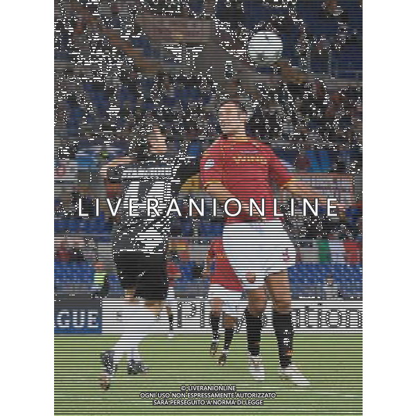 Roma - CFR Cluj - 16/09/2008 - Stadio Olimpico - Uefa Champions League 2008/2009 - Gruppo A - nella foto: Il portiere Stancioiu anticipa Mirko VUCINIC ph. Corradetti / ag. Aldo LIVERANI