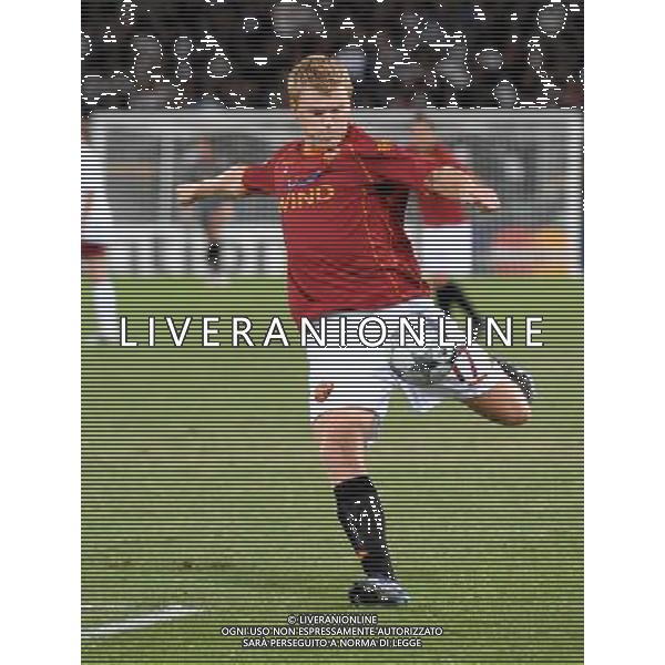 Roma - CFR Cluj - 16/09/2008 - Stadio Olimpico - Uefa Champions League 2008/2009 - Gruppo A - nella foto: JOHN ARNE RIISE ph. Corradetti / ag. Aldo LIVERANI