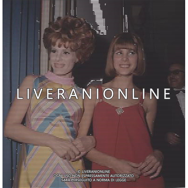Ornella Vanoni Cantante con Marisa Sannia Archivio Ag. Aldo Liverani Sas retrospettiva