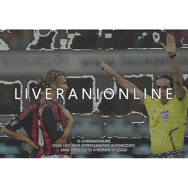 Milan - Zurigo Coppa Uefa 18/09/2008 nela foto andryi shevchenko e l\'arbitro iturralde gonzalez eduardo ph luzzani/Ag. Aldo Liverani Sas
