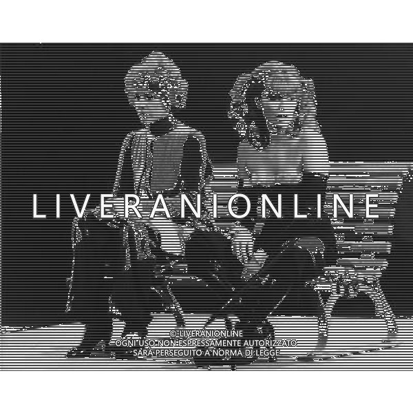 Ornella Vanoni Cantante e Erika Blanc in \'Amori Miei\' Archivio Ag. Aldo Liverani Sas retrospettiva