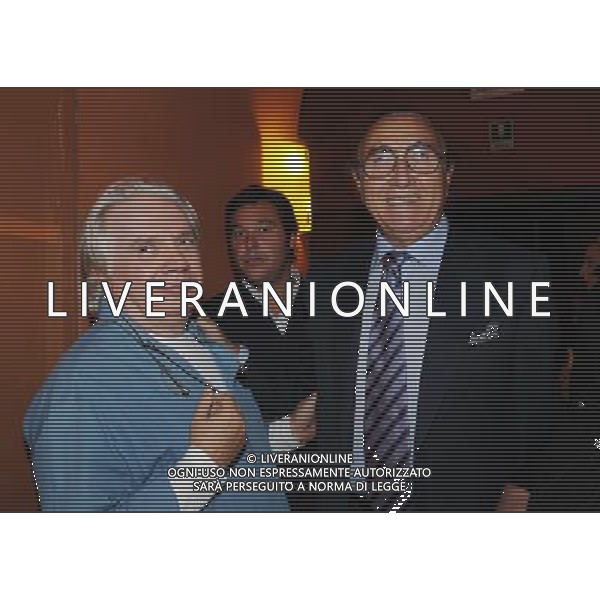 PRIMA TEATRALE DELLO SPETTACOLO: \' CASALINGHI DISPERATI\' AL TEATRO DEI SERVI DI ROMA NELLA FOTO: GINO LANDI E PIPPO BAUDO © MASSIMO BRUNI - AG. ALDO LIVERANI SAS