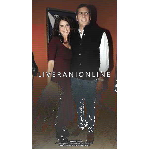 PRIMA TEATRALE DELLO SPETTACOLO: \' CASALINGHI DISPERATI\' AL TEATRO DEI SERVI DI ROMA NELLA FOTO: SVEVA SAGRAMOLA CON IL MARITO DIEGO DOLCE © MASSIMO BRUNI - AG. ALDO LIVERANI SAS