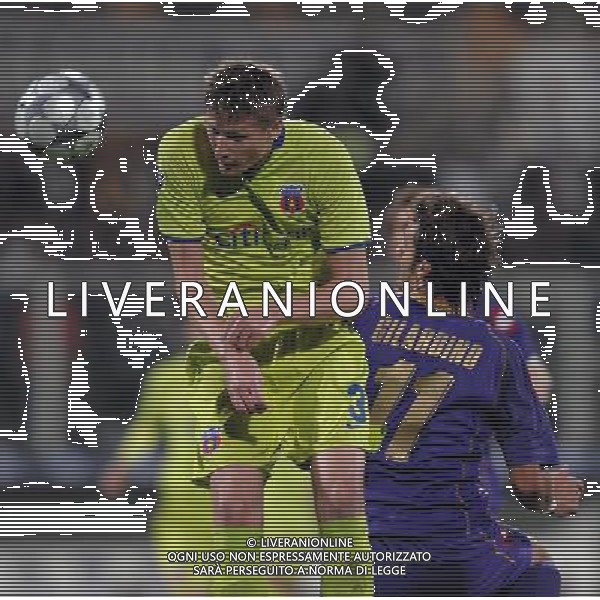 Champions League 2008/2009 Gruppo F Firenze - 30.09.2008 Fiorentina-Steaua Bucarest Nella Foto:GOIAN ANTICIPA ALBERTO GILARDINO /Ph.Vitez-Ag. Aldo Liverani