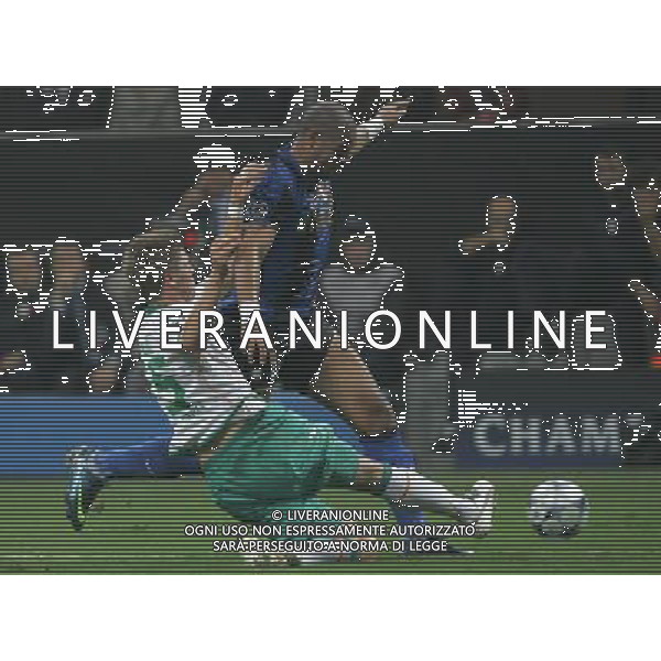 Inter - Werder Brema Champions League 01/10/2008 nella foto adriano e prodl ph Luzzani/Ag. Aldo Liverani Sas
