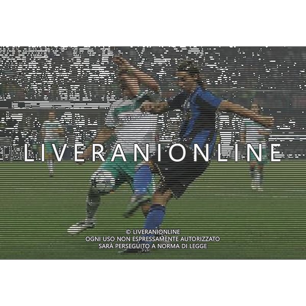 Milano 01-10-2009 champions league 2008/09 inter-werder brema 1:1 nella foto zlatan ibrahimovic e sebastian prodl ph marco luzzani/ag aldo liverani s.a.s.