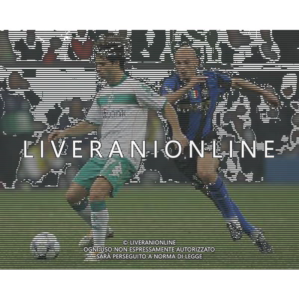Milano 01-10-2009 champions league 2008/09 inter-werder brema 1:1 nella foto diego e esteban cambiasso ph marco luzzani/ag aldo liverani s.a.s.
