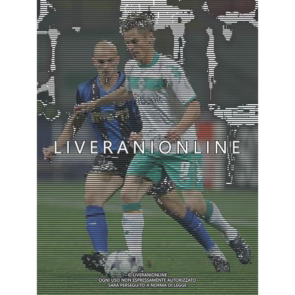 Milano 01-10-2009 champions league 2008/09 inter-werder brema 1:1 nella foto marcus rosemberg e esteban cambiasso ph marco luzzani/ag aldo liverani s.a.s.
