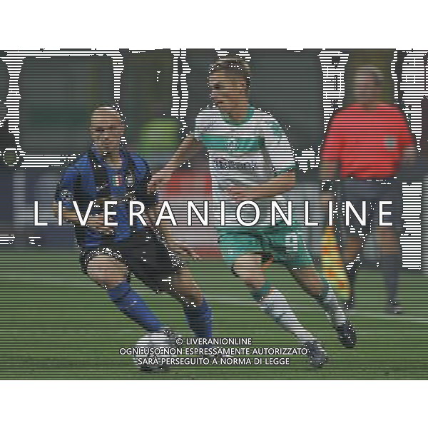 Milano 01-10-2009 champions league 2008/09 inter-werder brema 1:1 nella foto marcus rosemberg e esteban cambiasso ph marco luzzani/ag aldo liverani s.a.s.