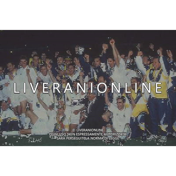 ARCHIVIO Wembley (Londra) 12/05/1993 finale COPPA DELLE COPPE PARMA- ANVERSA: 3-1 NELLA FOTO GIOCATORI PERMA FESTEGGIANO LA VITTORIA RETROSPETTIVA