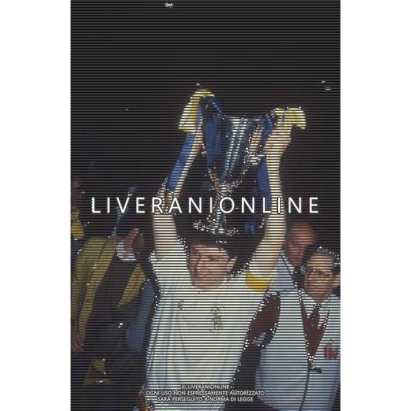 ARCHIVIO Webley (Londra) 12/05/1993 finale COPPA DELLE COPPE PARMA- ANVERSA: 3-1 NELLA FOTO MINOTTI FESTEGGIA RETROSPETTIVA
