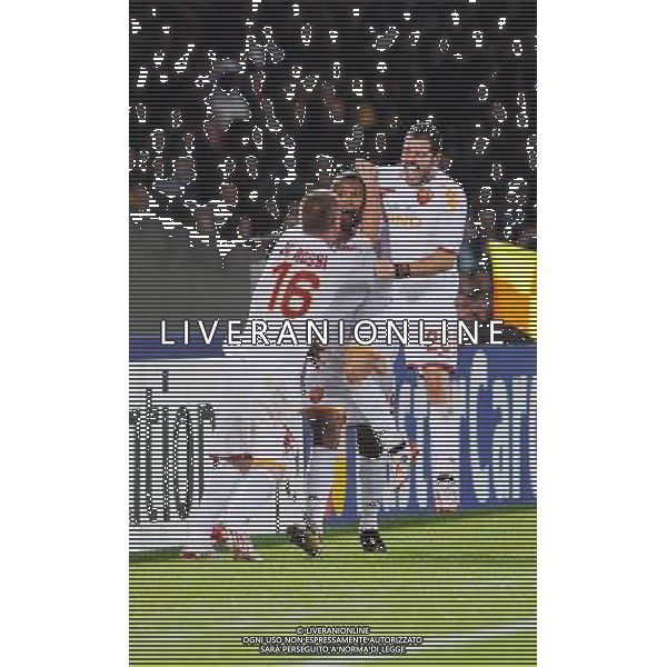 abbracci esultanza dei giocatori della roma/Julio BAPTISTA con Daniele DE ROSSI E Simone PERROTTA - 01.10.2008 - Bordeaux / AS Roma - UEFA Champions League Photo : Henri SZWARC / Icon Sport/Ag. Aldo Liverani sas - ITALY ONLY -