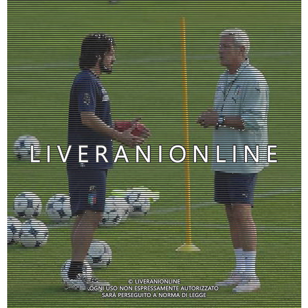 Raduno Nazionale Italiana di Calcio - Allenamento Coverciano(FI) - 08.10.2008 Nella Foto:LIPPI PARLA CON GATTUSO /Ph.Vitez-Ag. Aldo Liverani