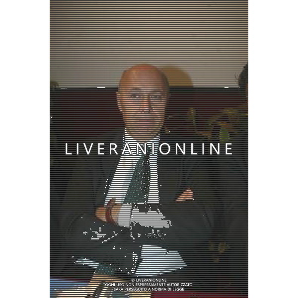 Roma 03/11/2003 - Presentazione del Libro di Carlo Rognoni \'INFERNO TV\' Berlusconi e la legge Gasparri. nella foto Paolo Mieli (Direttore Editoriale Corriere della Sera)* foto terruso fabrizio/Agenzia Aldo Liverani