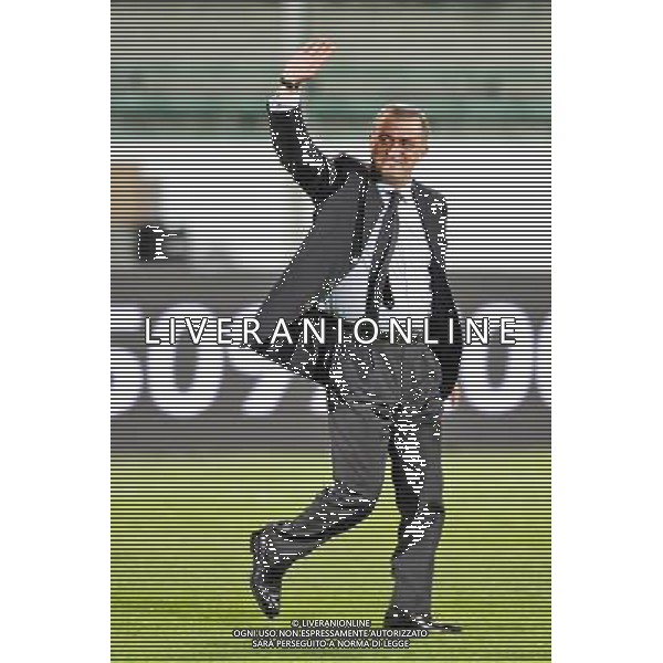 FIRENZE, 08 OTTOBRE 2OO8 AMICHEVOLE \'TUTTI PER STEFANO BORGONOVO\' FIORENTINA MILAN NELLA FOTO: FATIH TERIM SALUTA IL PUBBLICO FOTO AG. A. LIVERANI SAS