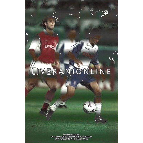 Fiorentina - Arsenal 0-0 14/09/1999 - I¡ giornata Champion League Stagione 1999/2000 nella foto Manuel Rui Costa e Van Bommel ph archivio Agenzia Aldo Liverani sas