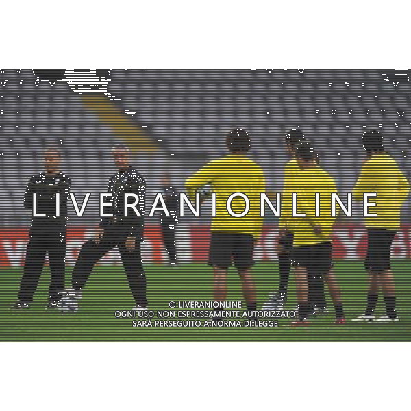 20-10-2008 Torino Sport Calcio Allenamento Champions Juventus Real Madrid Nella foto: claudio ranieri con il gruppo ©Alessandro Falzone/Press Photo AG. ALDO LIVERANI SAS