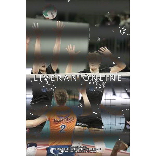 PADOVA 19/10/2008 CAMPIONATO ITALIANO PALLAVOLO MASCHILE SERIE A1 TIM 2008/09 ANTOVENETA PADOVA/MONTICHIARI NELLA FOTO:MURO DI RAYMAEKERS MATIAS E KROMM ROBERT FOTO PAOLA GARBUIO/AG.ALDO LIVERANI