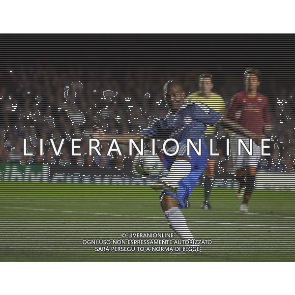 Florent Malouda of Chelsea during Chelsea FC v AS Roma on 22/10/2008 for the Champions League match 3 of Group A at Stamford Bridge in London Picture By Marcello Pozzetti©IPS Photo Agency/Ag. Aldo Liverani Sas - ITALY ONLY -