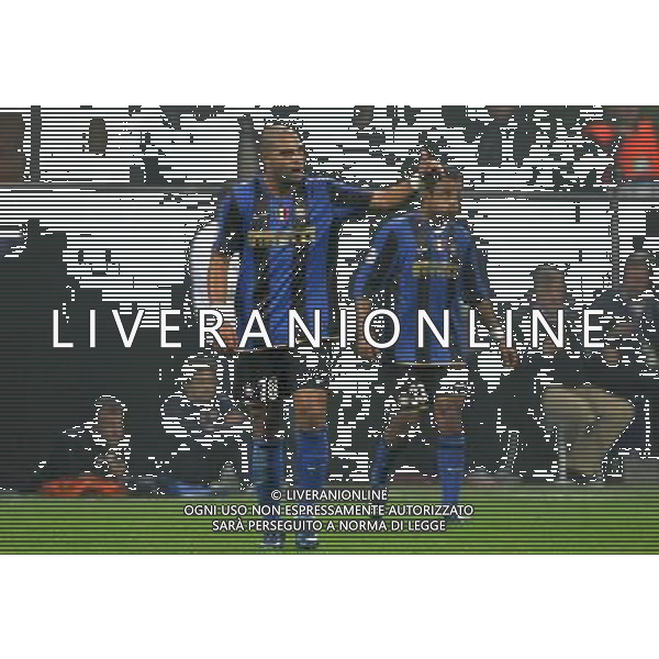 Inter - Anorthosis Champions League 22/10/2008 nella foto esultanza dopo il gol di adriano del 1-0 e alessandro faiolhe amantino mancini ph luzzani/Ag. Aldo Liverani Sas