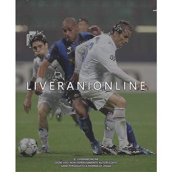 Inter - Anorthosis Champions League 22/10/2008 nella foto adriano tra laban e dobrasinovic ph luzzani/Ag. Aldo Liverani Sas