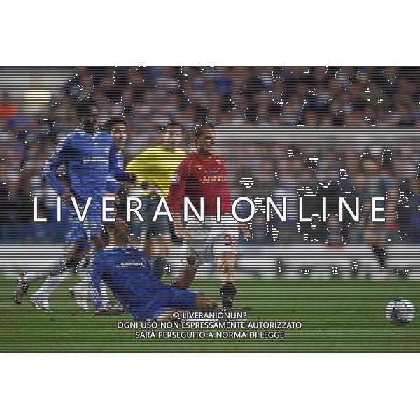 Ricardo Carvalho of Chelsea tackles Matteo Brighi of AS Roma , Chelsea Vs A.S. Roma, UEFA Champions League Group A, Matchday 3 ,Stamford Bridge ,London, Date 22/10/2008 Picture by Marc Atkins©IPS Photo Agency/Ag. Aldo Liverani Sas - ITALY ONLY -