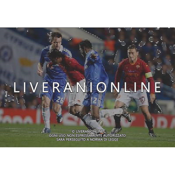 Alberto Aquilani of AS Roma with Mikel John Obi of Chelsea and John Terry, the Captain of Chelsea during Chelsea Vs A.S. Roma, UEFA Champions League Group A, Matchday 3 ,Stamford Bridge ,London, Date 22/10/2008 Picture by Marc Atkins©IPS Photo Agency/Ag. Aldo Liverani Sas - ITALY ONLY -