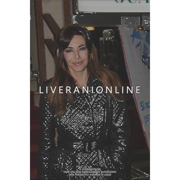 PRIMA DELLO SPETTACOLO TEATRALE:\' DI NUOVO BUONASERA\' CON GIGI PROIETTI AL TEATRO VENTAGLIO SMERALDO DI MILANO NELLA FOTO: EMANUELA FOLLIERO FOTO ANTONIO SORANO - AG. ALDO LIVERANI SAS