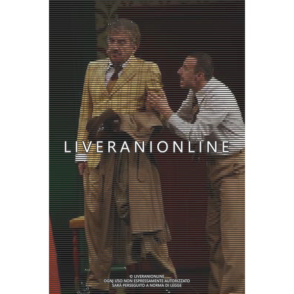 PRIMA DELLO SPETTACOLO TEATRALE:\' DI NUOVO BUONASERA\' CON GIGI PROIETTI AL TEATRO VENTAGLIO SMERALDO DI MILANO FOTO ANTONIO SORANO - AG. ALDO LIVERANI SAS