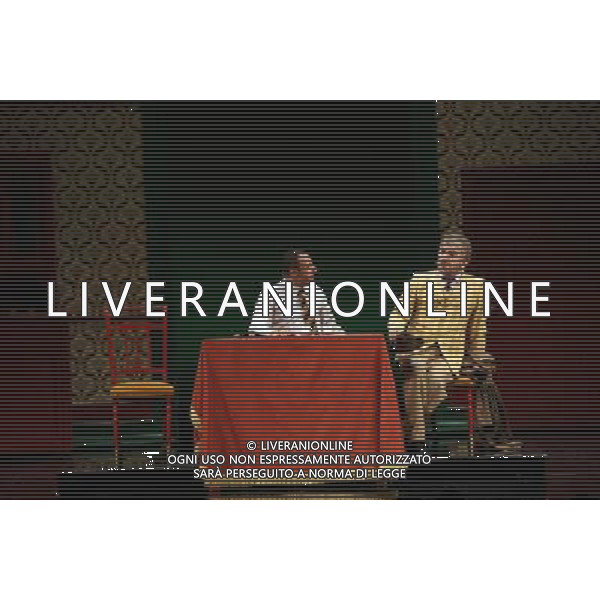 PRIMA DELLO SPETTACOLO TEATRALE:\' DI NUOVO BUONASERA\' CON GIGI PROIETTI AL TEATRO VENTAGLIO SMERALDO DI MILANO FOTO ANTONIO SORANO - AG. ALDO LIVERANI SAS