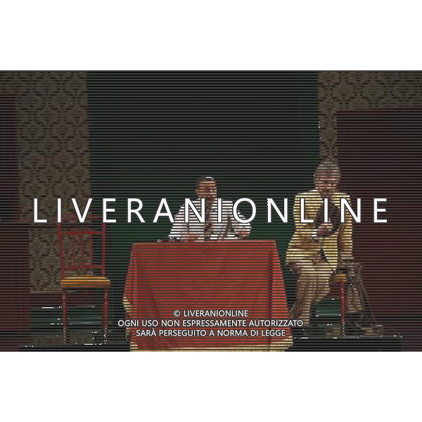 PRIMA DELLO SPETTACOLO TEATRALE:\' DI NUOVO BUONASERA\' CON GIGI PROIETTI AL TEATRO VENTAGLIO SMERALDO DI MILANO FOTO ANTONIO SORANO - AG. ALDO LIVERANI SAS