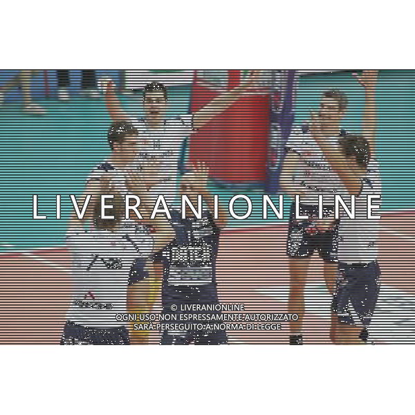 VERONA 26/10/2008 VOLLEY MARMI LANZA VERONA-BRE BANCA LANNUTTI CUNEO NELLA FOTO:ESULTANO I GIOCATORI DEL VERONA FOTO PAOLA GARBUIO/AG.ALDO LIVERANI