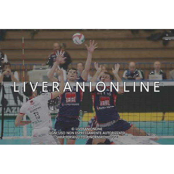 TRENTO 27/10/2008 VOLLEY ITAS DIATEC TRENTINO -LUBE BANCA MARCHE MACERATA NELLA FOTO:MURO DI IGOR OMRCEN E MARTIN LEBL FOTO PAOLA GARBUIO/AG.ALDO LIVERANI