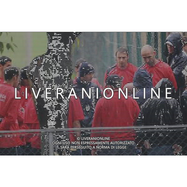 PRIMO ALLENAMENTO DI SINISA MIHAJLOVIC NUOVO ALLENATORE DEL BOLOGNA CALCIO 04/11/2008 NELLA FOTO CON ALCUNI TIFOSI CHE FANNO CONTESTAZIONE FOTO SCHICCHI/AG. ALDO LIVERANI SAS