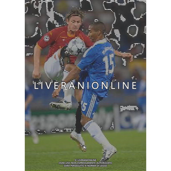 Roma Vs Chelsea - 04/11/2008 - Stadio Olimpico - Uefa Champions League 2008/2009 - Gruppo A - nella foto ontrasto tra philippe mexes e malouda ph. Corradetti / ag. Aldo Liverani Sas