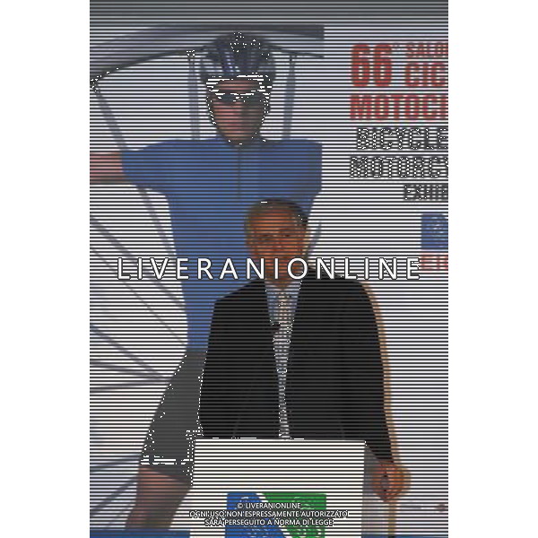 INAUGURAZIONE DI EICMA 2008 - 66ma FIERA DEL CICLO E MOTOCICLO FIERA RHO MILANO NELLA FOTO: ROBERTO FORMIGONI © ANTONIO SORANO - AG. ALDO LIVERANI SAS