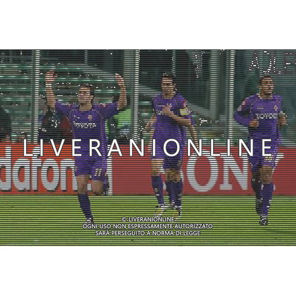 FIORENTINA - BAYERN MONACO 05 NOVEMBRE 2OO8 CHAMPIONS LEAGUE 2008/2009 NELLA FOTO: ESULTANZA DELLA FIORENTINA DOPO IL GOL DELL\'1-0 DI ADRIAN MUTU FOTO AG. A. LIVERANI SAS